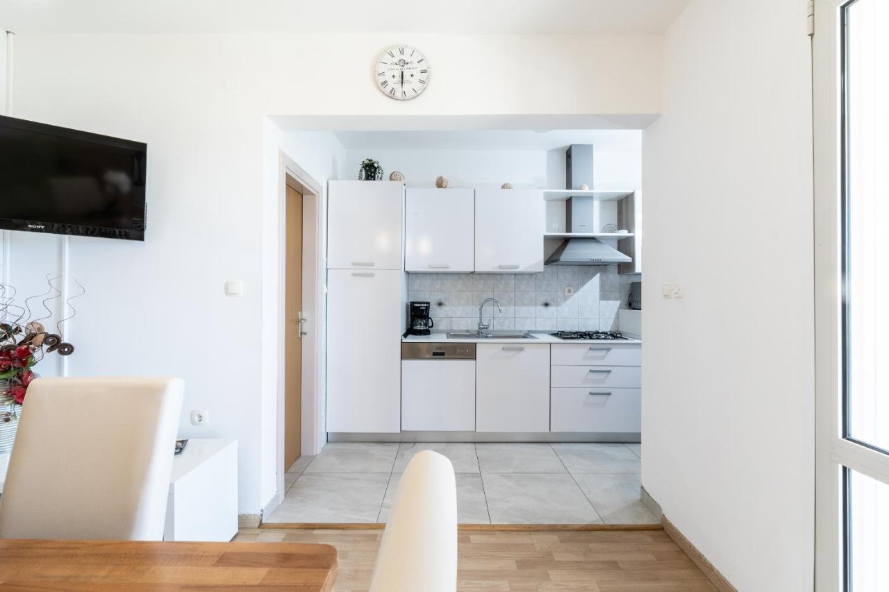 Apartments Separovic Prizba Eksteriør bilde